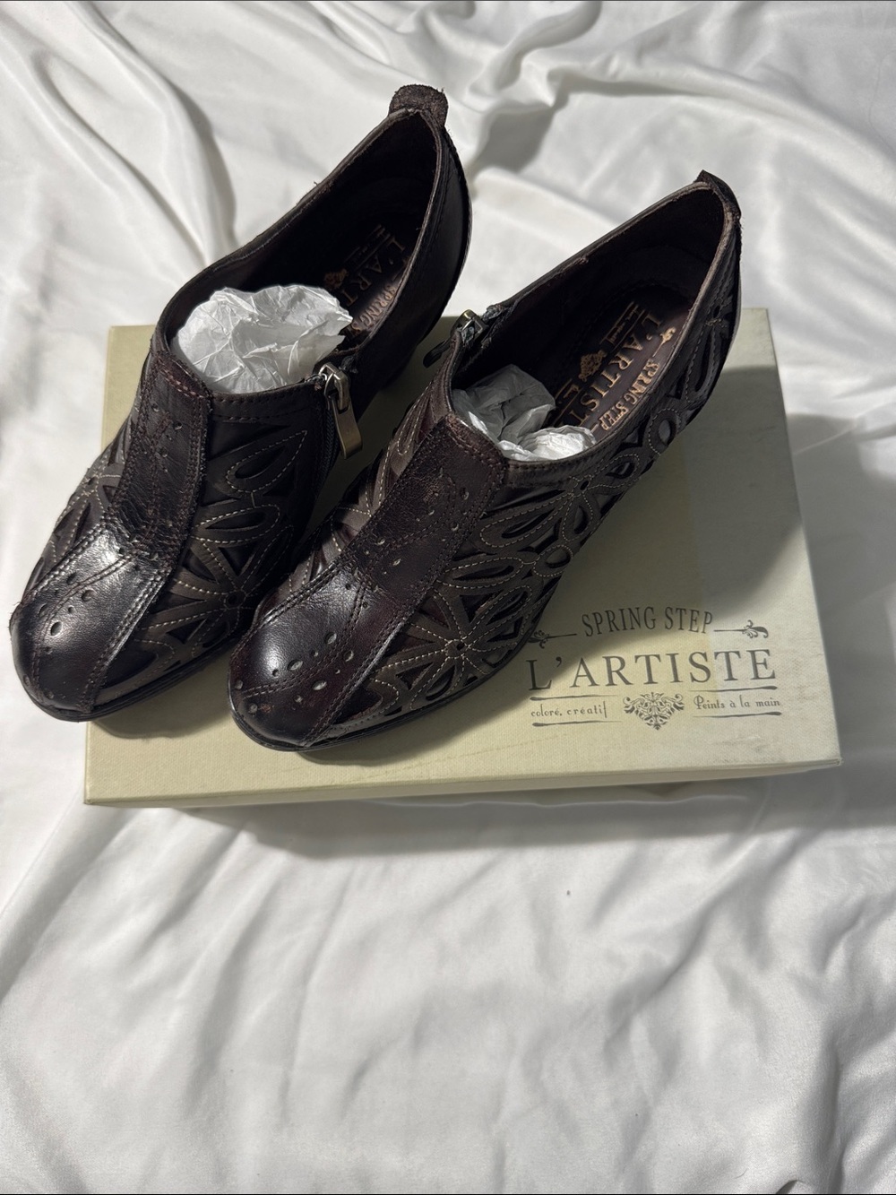 L’Artiste by Spring Step Arabella Brown Leather Cutout Ankle Booties US 5.5–6